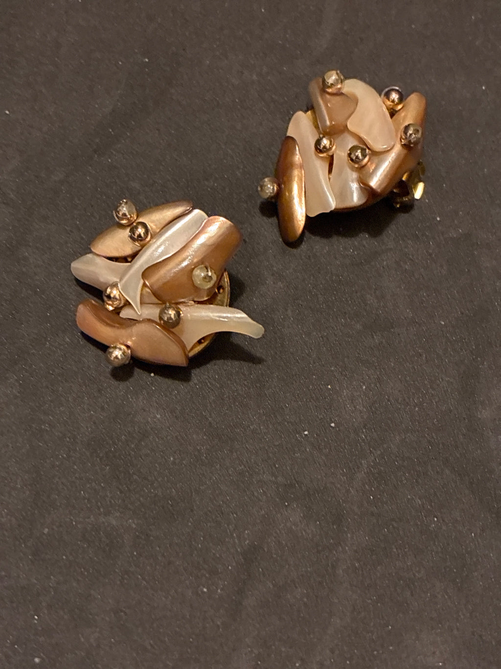 Vintage Mother of Pearl Clip On Earrings